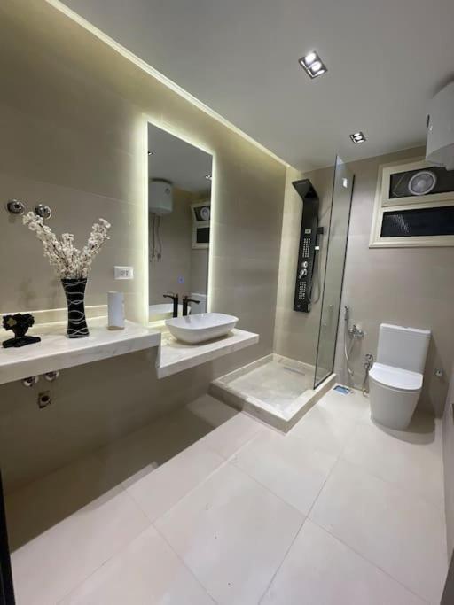 Apartment مفروشه اثاث فندقي ش الهرم *