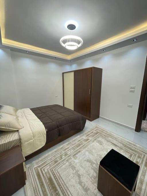 Apartment مفروشه اثاث فندقي ش الهرم *